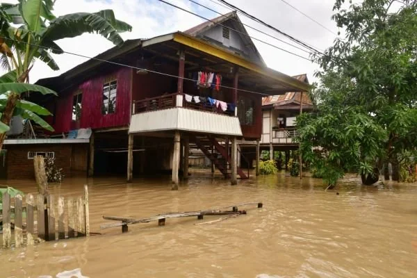 Salah satu rumah warga yang terendam banjir di Sulsel (Dok : Ist).