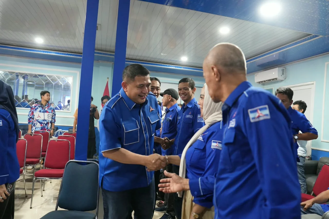 Wali Kota Makassar Munafri Arifuddin saat Mengembalikan Formulir di DPD Demokrat Sulsel (Dok: Ist).