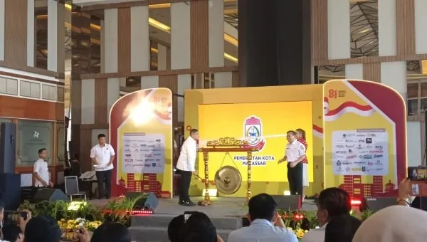 Wali Kota Makassar Munafri Arifuddin dan Pelaksana Tugas (Plt) Kepala Dinas Ketenagakerjaan (Disnaker) Kota Makassar Zainal Ibrahim saat Membuka Makassar Job fair 2026 (Dok: Sinta KabarMakassar)