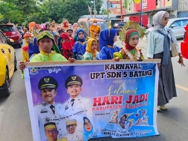 Salah satu peserta dari SDN 5 Batang saat mengikuti Karnaval Budaya dan Seni (Dok : Ist).