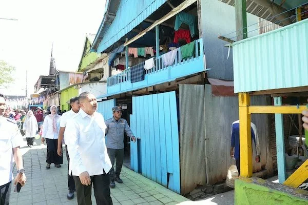 Wali Kota Makassar, Munafri Arifuddin saat Mengunjungi Rumah Warna Warni (Dok: Ist).