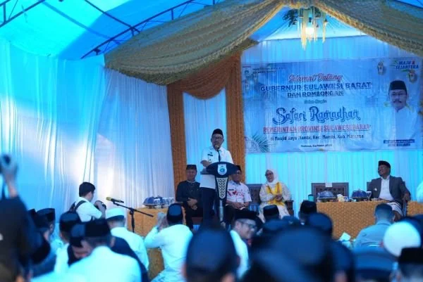 Gubernur Sulbar Suhardi Duka saat Safari Ramadan di Mambi Kabupaten Mamasa. (Dok: Ist)