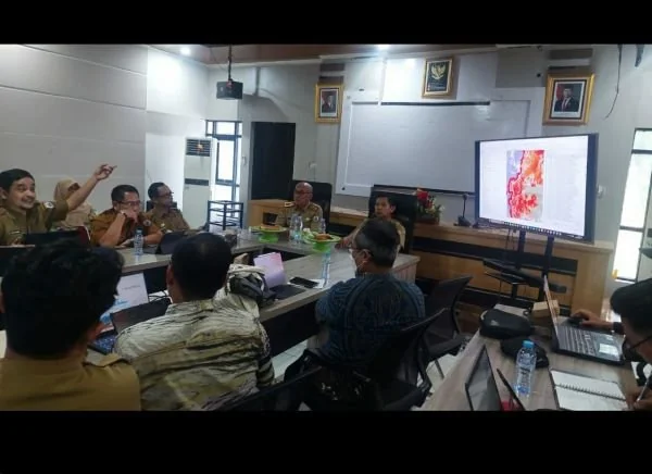 Dinas PUPR Sulbar saat menggelar rakor RTRW (Dok : Ist).