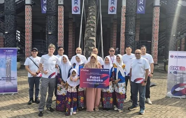 Direktur & Chief Commercial Officer-Consumer XLSMART, David Arcelus Oses, Chief Integration Officer XLSMART, Sanjay Vaghasia, Chief Human Capital Officer XLSMART, Mochamad Hira Kurnia dan Chief Marketing Smartfren Officer XLSMART, Sukaca Purwokardjono men