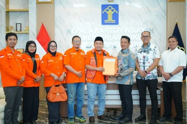 Partai Gerakan Rakyat Sulsel Menyerahkan Berkas untuk Daftar ke Kemenkumham (Dok: Ist).