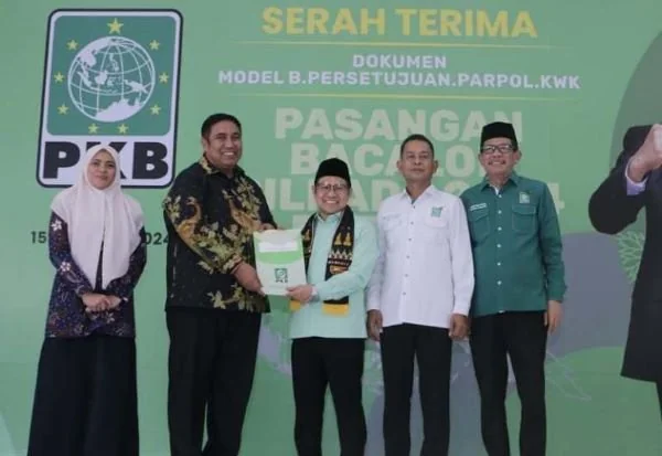 Chaidir Syam-Suhartina Bohari menerima surat rekomendasi format B1-KWK dari Ketua Umum PKB di Jakarta (Dok : Ist).
