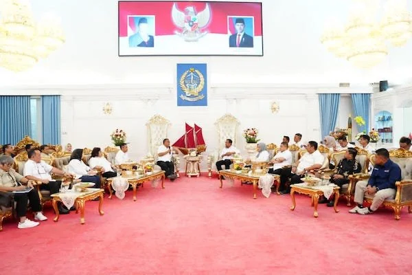 Wali Kota Makassar, Munafri Arifuddin saat Menghadiri Rapat Bersama Menteri Lingkungan Hidup (Dok: Ist).