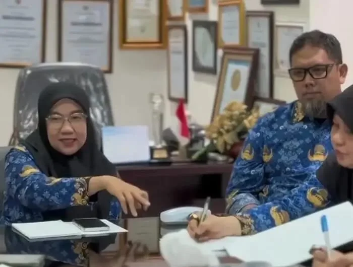 Dinas Kesehatan (Dinkes) Kota Makassar menggelar rapat Monitoring dan Evaluasi (Monev) yang berlangsung di ruang rapat kerja Kepala Dinas. (Foto:ist)