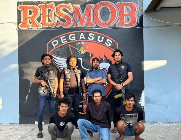 Tim Pegasus Resmob Sat Reskrim Polres Jeneponto meringkus tiga orang pria terduga pelaku pengeroyokan di Dusun Ka'nea, Desa Sapanang, Kecamatan Binamu.  (Dok: Ist)