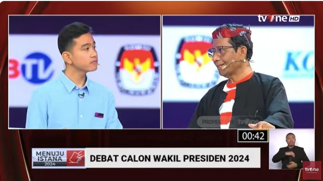 Gibran Rakabuming Raka dan Mahfud MD