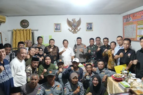 Menteri Dalam Negeri (Mendagri) RI, Muhammad Tito Karnavian, saat Tinjau Poskamling di Kecamatan Rappocini Kota Makassar, (Dok: Ist).