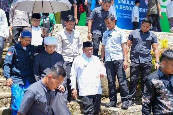 Menteri Agama Nasaruddin Umar bersama Pj Gubernur Sulbar saat di Polman (Dok : Ist).