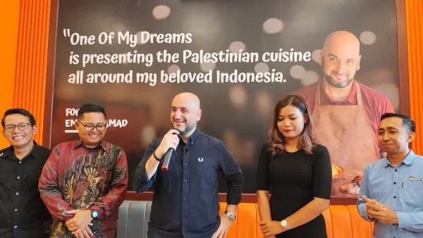 Konferensi pers Emados Shawarma (Dok : Hanifah KabarMakassar).