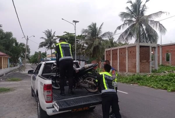 Satlantas Polres Majene saat menggelar patroli (Dok : Ist).