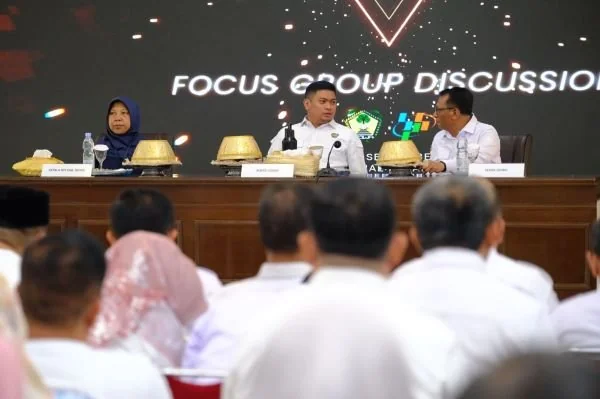 Bupati Gowa, Adnan Purichta Ichsan saat membuka kegiatan Focus Group Discussion (FGD) dalam rangka Hari Statistik Nasional (HSN) 2024 (Dok : Ist).