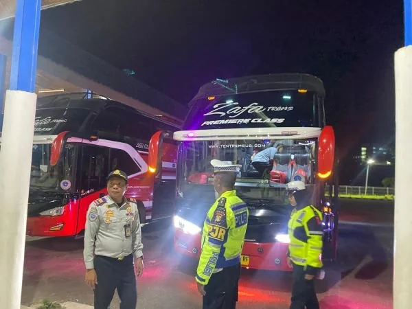 Personel Gabungan saat memastikan keamanan di Terminal Simbuang (Dok : Ist).