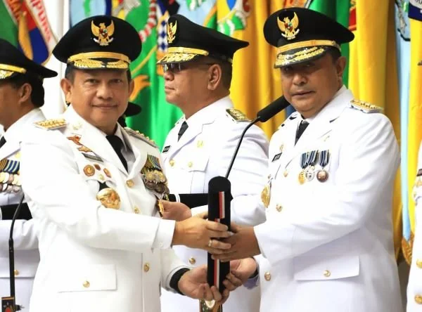 Pelantikan Bahtiar Baharuddin (kanan) sebagai Pj Gubernur Sulawesi Selatan pada 5 September 2023 (Dok: Ist)