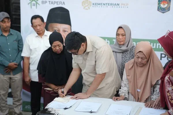 Penyerahan Rumah Subsidi untuk Korban Demonstrasi di Makassar, (Dok: Sinta Kabar Makassar.com).