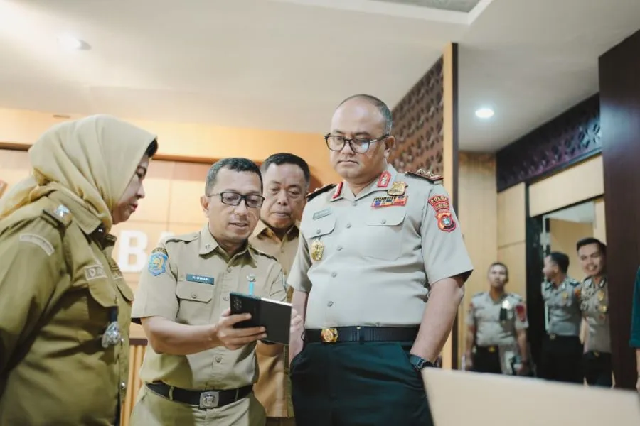 Pemprov Sulbar berkolaborasi dengan Polda Sulbar menyosialisasikan Gerakan Nasional Peduli Tetangga (Dok: Ist)
