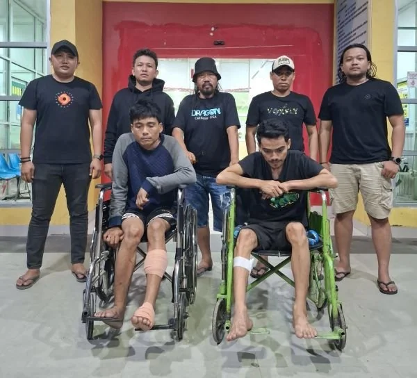 Pelaku penjambretan berinisial R (32) dan N (25) saat dibawa Tim Resmob Pegasus Polres Jeneponto (Dok : Ist).