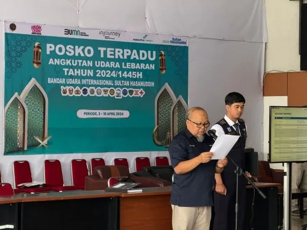 General Manager Bandara Sultan Hasanuddin, Taochid Purnomo Hadi.