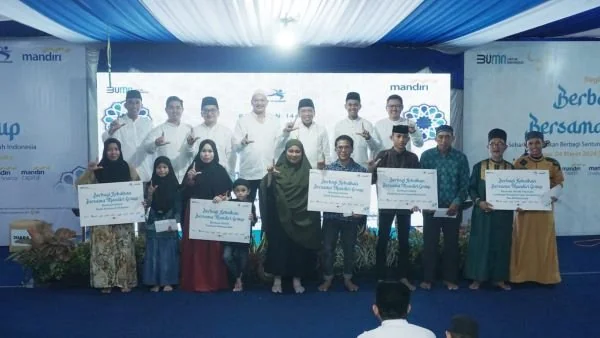 PT Bank Mandiri (Persero) Tbk (BMRI) kembali menunjukkan kepeduliannya kepada masyarakat sekitar dengan melaksanakan Safari Ramadan berbagi kebaikan.