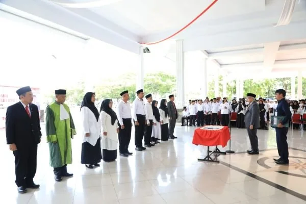 Wakil Bupati Bantaeng, Sahabuddin, saat melantik 356 Anggota BPD. Dok. Ist
