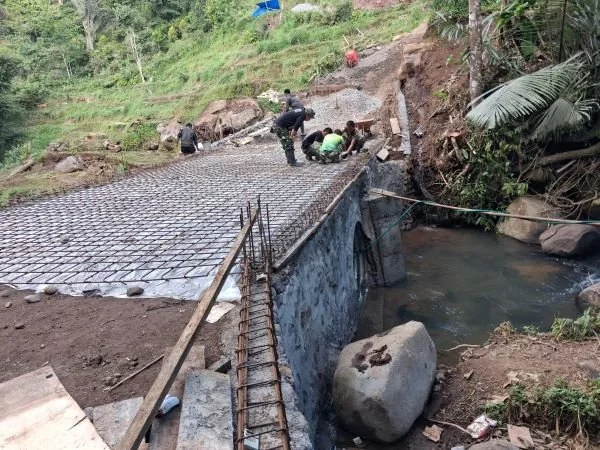 Pembangunan Jembatan Tombolopao. (Dok: Ist)
