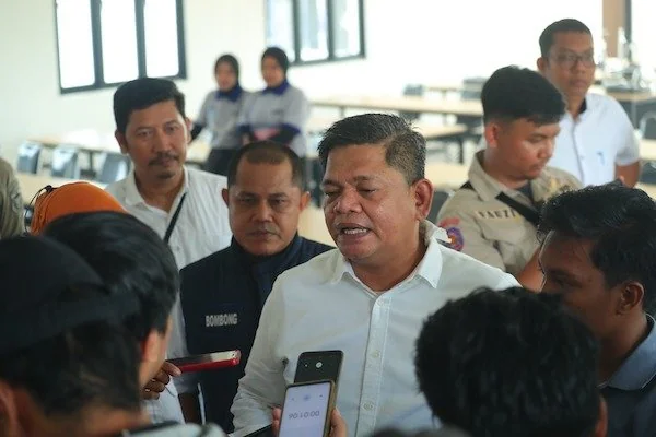 Wakil Ketua Sementaea DPRD Makassar Andi Suharmika saat melakukan sidak ke restoran Mie Gacoan Alauddin, Rabu (16/10) (dok ist)