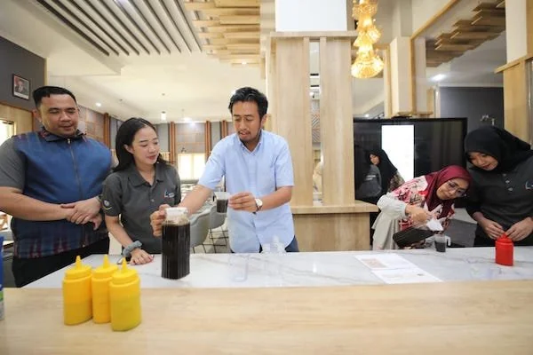 Pelaksanaan pelatihan pengolahan kopi yang diselenggarakan oleh Politeknik Pariwisata Makassar (Dok: Ist)