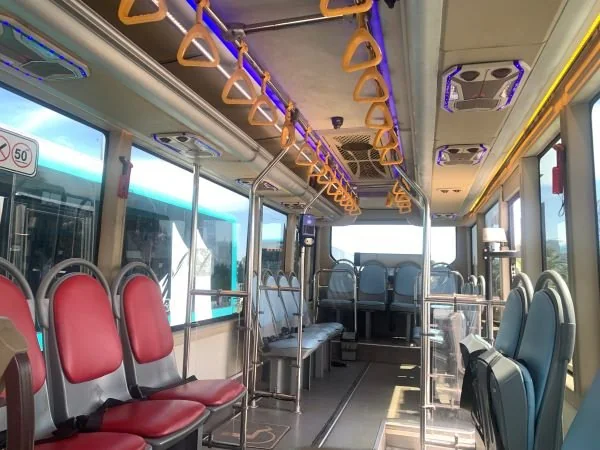 Interior bagian dalam armada Bus Trans Sulsel yang dilaunching (Dok : Syamsi KabarMakassar).