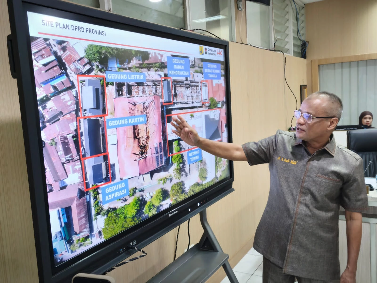 Ketua Komisi D DPRD Sulsel, Kadir Halid saat memaparkan desain gedung baru Kesekwanan DPRD Sulsel (Dok: Ist)