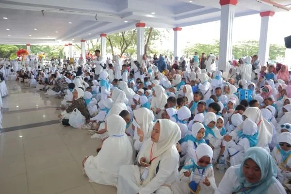 Ribuan Anak Usia Dini saat mengikuti Manasik Haji cilik di Lapangan Parang Passamaturukang (Dok : Ist).