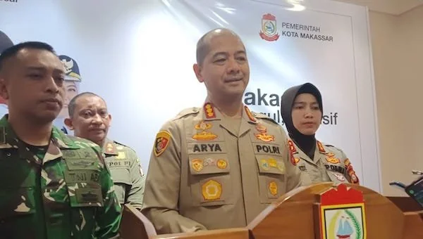 Kombes Pol Arya Perdana (tengah) (Dok: Sinta KabarMakassar).