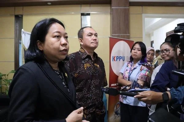 Anggota KPPU, Eugenia Mardanugraha