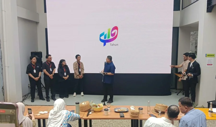 Wali Kota Makassar Munafri Arifuddin saat umumkan pemenang sayembara Logo HUT Kota ke-419 Makassar (Dok: Sinta KabaMakassar)