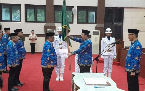 Pj Gubernur Sulsel, Prof Zudan Arif Fakrulloh saat mengukuhkan Pengganti Antar Waktu Dewan Pengurus Korpri (Dok: Nofi KabarMakassar)
