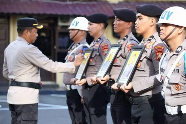pemecatan tiga anggota Polrestabes Makassar yang terlibat kasus narkoba dan bolos bekerja (Dok:Ist)