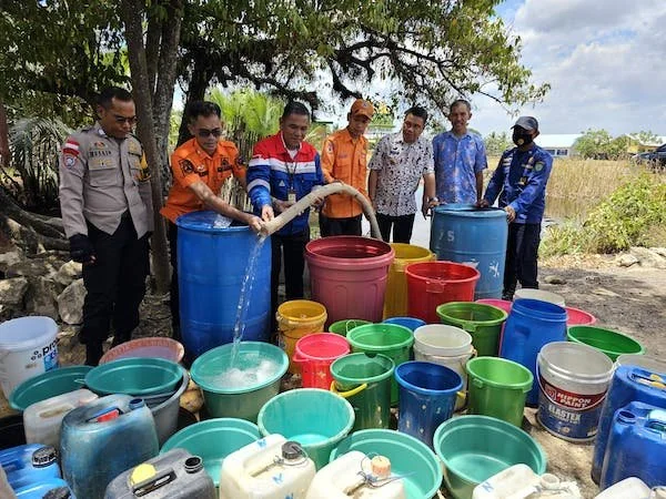 Pertamina Sulawesi menyalurkan bantuan air bersih bagi Warga Kecamatan Bontoa Kabupaten Maros, Dok Ist
