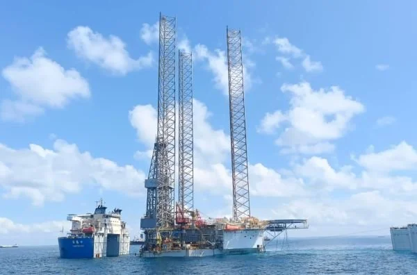 Proses pergerakan rig dipastikan berjalan sesuai prosedur keselamatan dan ketentuan pelayaran yang berlaku (Dok: Ist)
