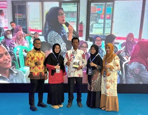 Suasana saat Menerima Penghargaan LKPP RI (Dok: Ist).