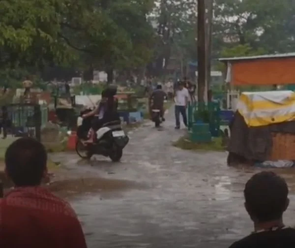tangkapan layar video tawuran antar kelompok pemuda di Makassar (Dok:Ist)