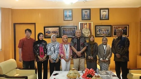 Rektor Unifa melakukan Memorandum of Understanding (MoU) dengan Media Kabar Makassar di Kampus Unifa kamis (29/2).