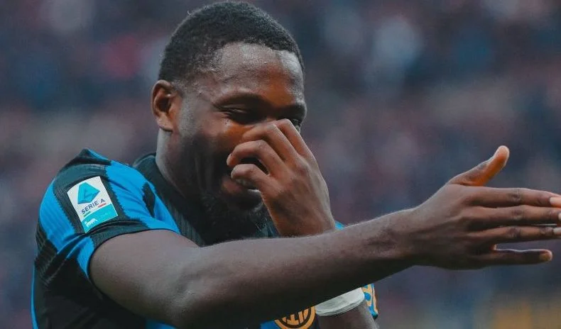 Penyerang Inter Milan Marcus Thuram merayakan keberhasilannya mencetak gol ke gawang Parma pada pertandingan Liga Italia di Stadion Giuseppe Meazza, Milan, Sabtu (10/10/2026) waktu setempat. x.com/Inter