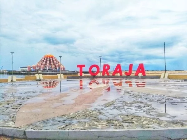 Salah satu icon di Anjungan pantai Losari (Dok : int).