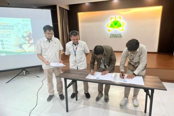 MoU antara Sekolah Islam Athirah dan lembaga pendidikan internasional Schoters (Dok: Ist)