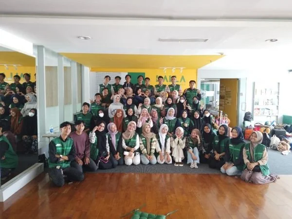 Beragam aktivitas penerima Beasiswa Kalla tahun lalu. Kini pendaftaran Beasiswa Kalla 2026 gelombang kedua resmi dibuka selama 15 Juli hingga 31 Agustus 2026 (Dok: Ist)