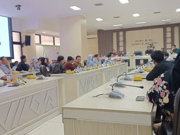Suasana RDP Komisi C DPRD Kota Makassar, (Dok: Sinta KabarMakassar).