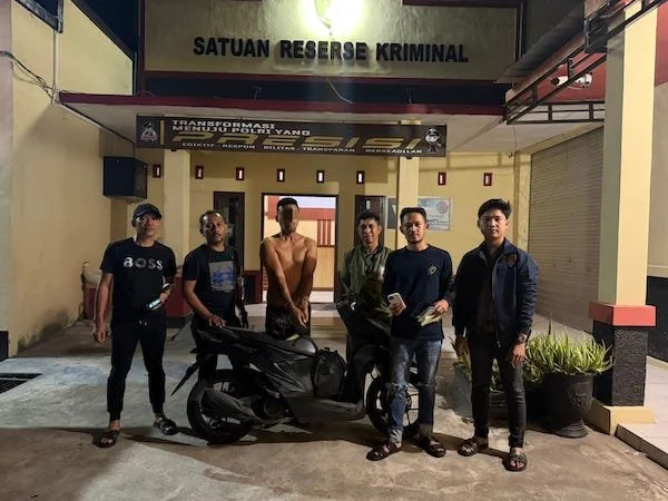 IM, saat diamankan Tim gabungan Unit Reskrim bersama personel Polsek Bantaeng. (Ist).