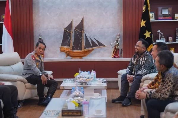 Executive General Manager PT Pertamina Patra Niaga Regional Sulawesi, Erwin Dwiyanto beserta Tim Management melaksanakan kunjungan silaturahmi ke kantor Kepolisian Daerah Sulawesi Selatan (Polda Sulsel).